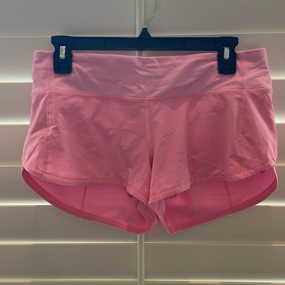 Lululemon Speed Up shorts; low rise 2.5” size 6 in light pink